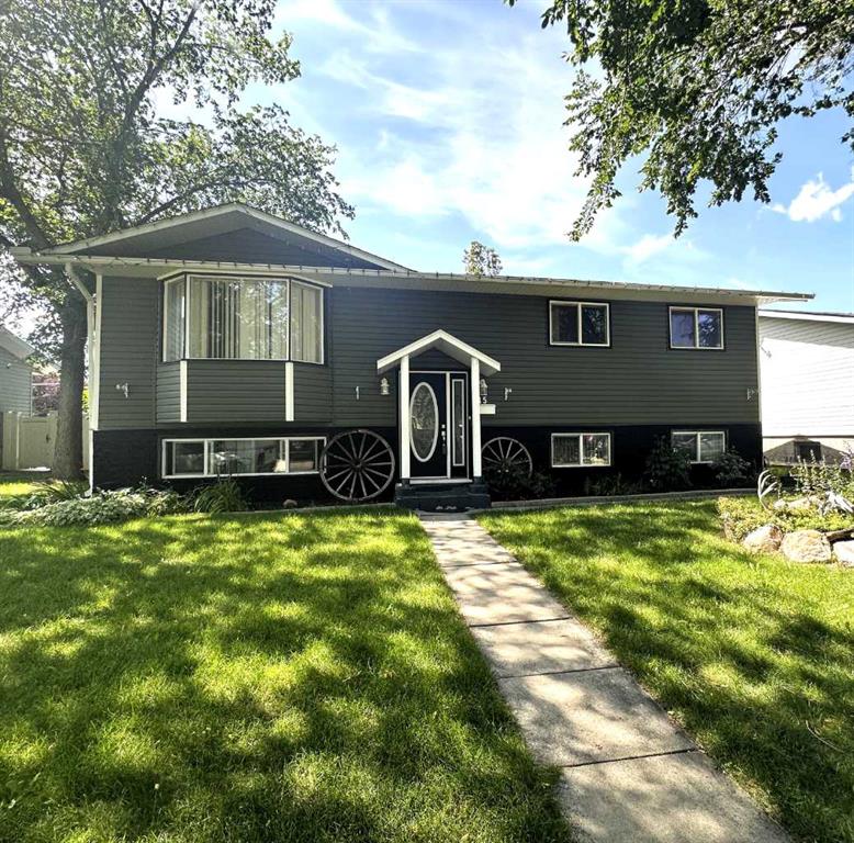 15 Westbrook Crescent W, A2248264, Alberta,