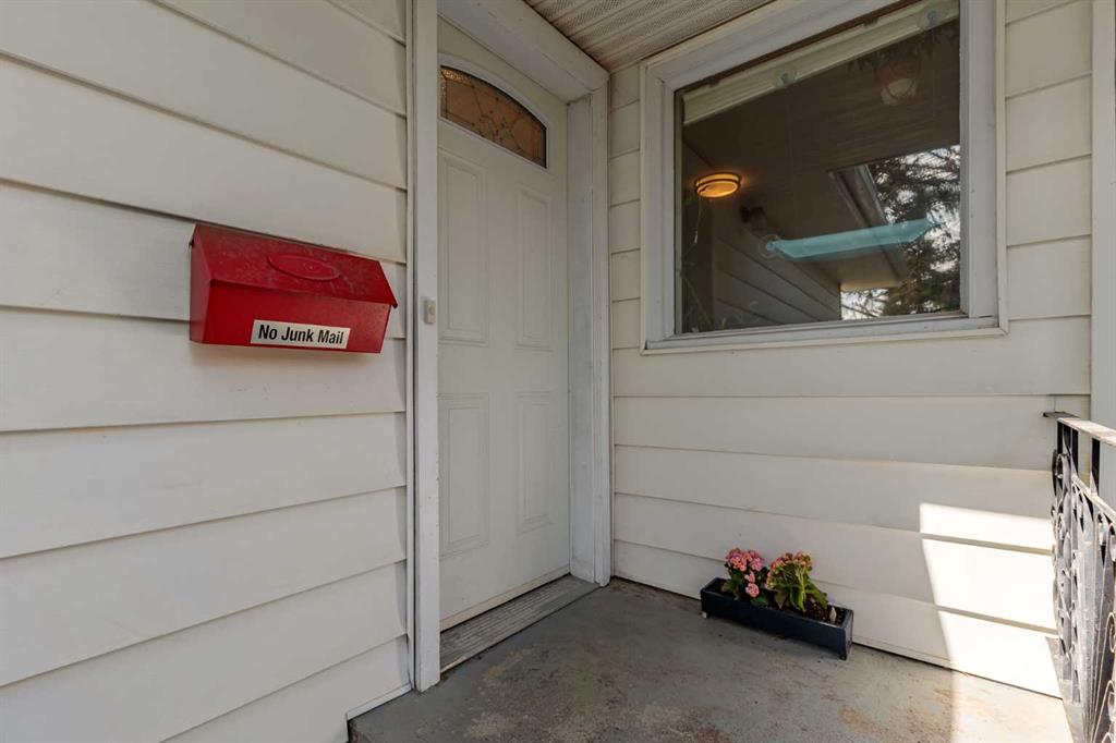 Third View of 206, 208 43 Avenue SW, Parkhill, Calgary, Alberta, T2S 1A9