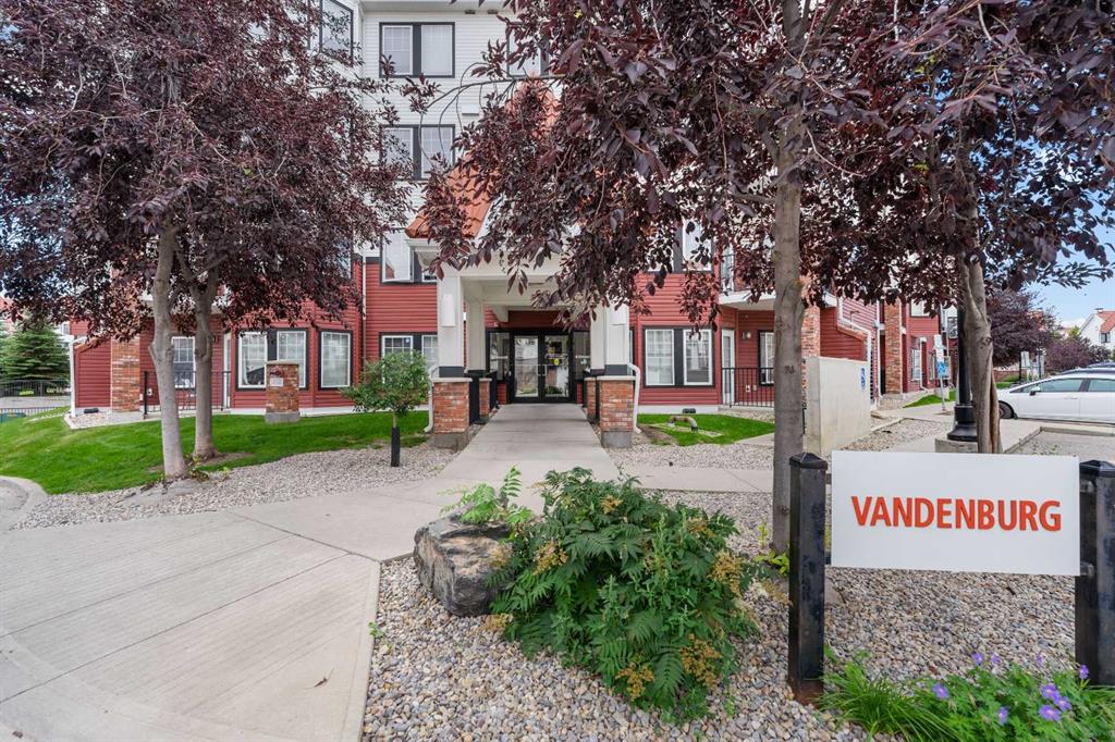 140, 20 Royal Oak Plaza NW, A2248335, Alberta,