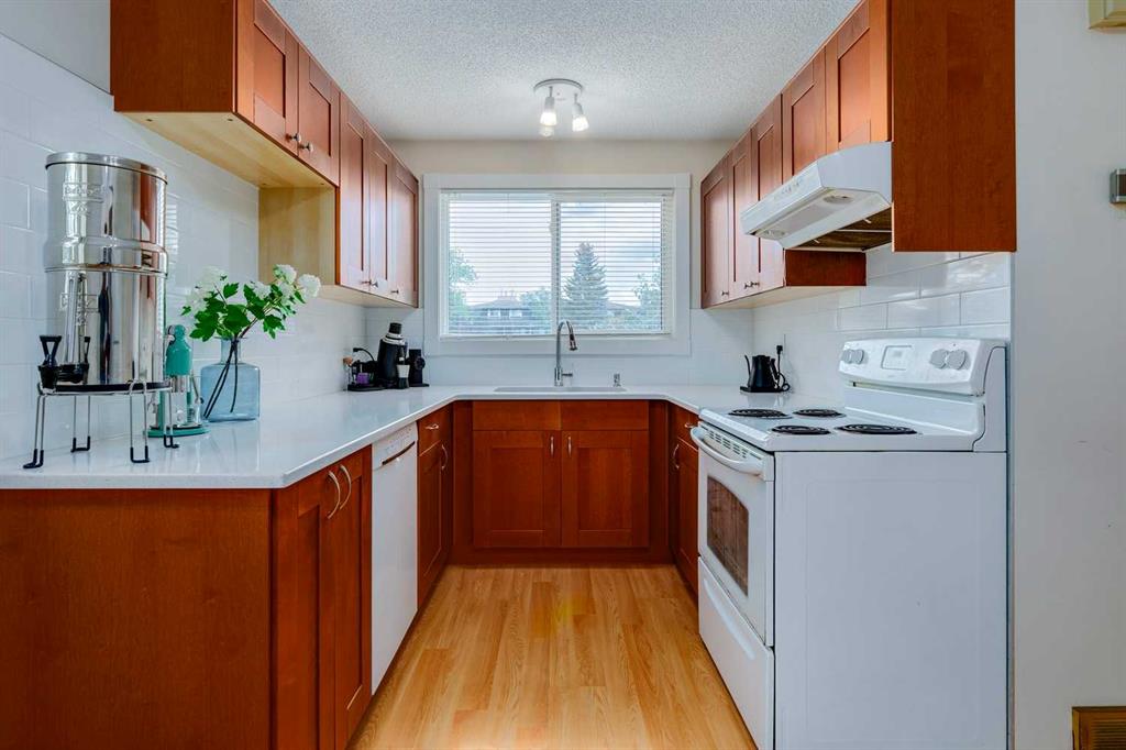 96, 740 Bracewood Drive SW, A2248359, Alberta,