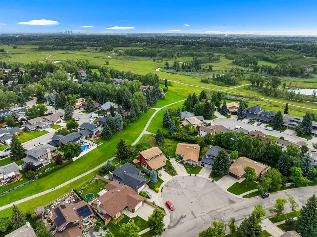 Fifth View of 16 Sunmount Green SE, Sundance, Calgary, Alberta, T2X 2B2