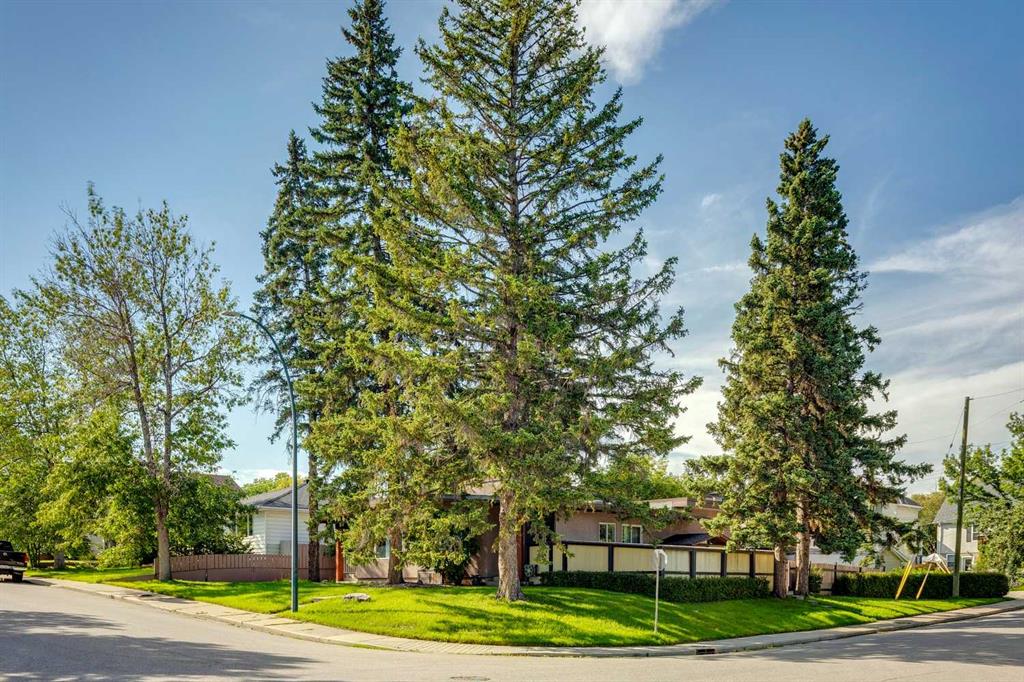 Fourth View of 702 53 Avenue SW, Windsor Park, Calgary, Alberta, T2V 0C3