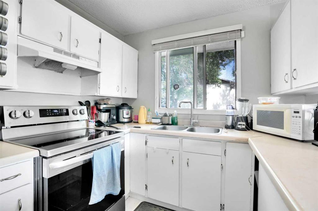 Fifth View of 707 Whitehill Way NE, Whitehorn, Calgary, Alberta, T1Y3E6