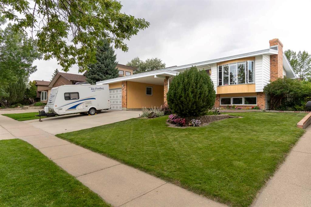 Second View of 39 Temple Boulevard W, Varsity Village, Lethbridge, Alberta, T1K 4T2