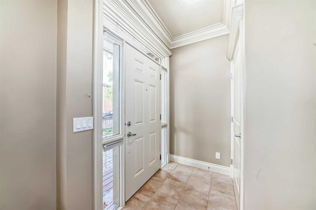 Fifth View of 1, 2413 2 Avenue NW, West Hillhurst, Calgary, Alberta, T2N0H5