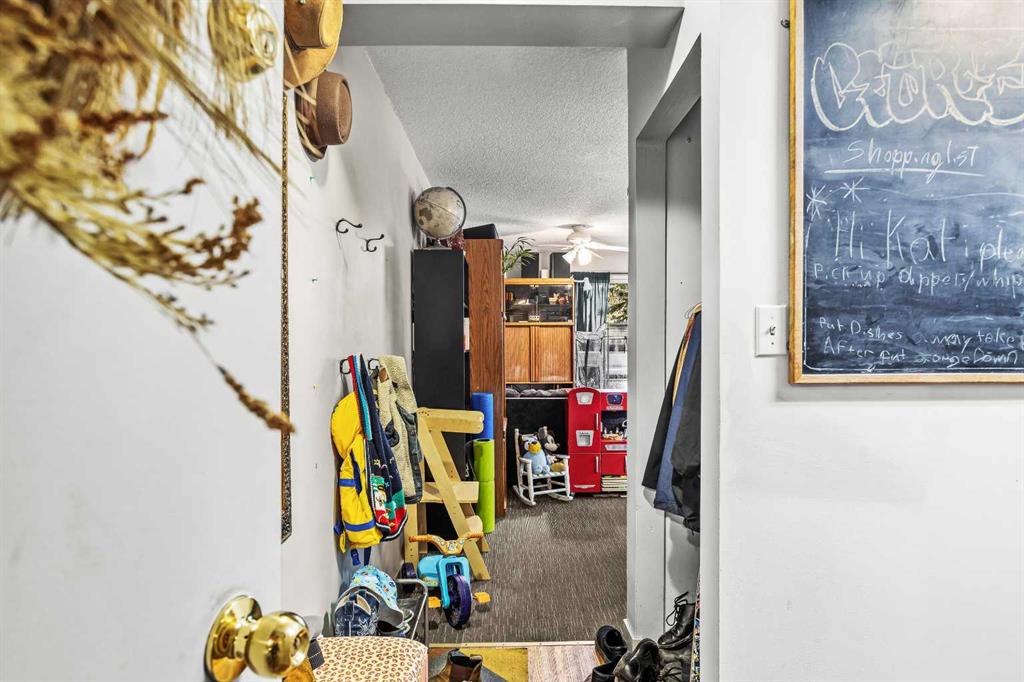 Third View of 105, 110 Beaver Street , NONE, Banff, Alberta, T1L1E3