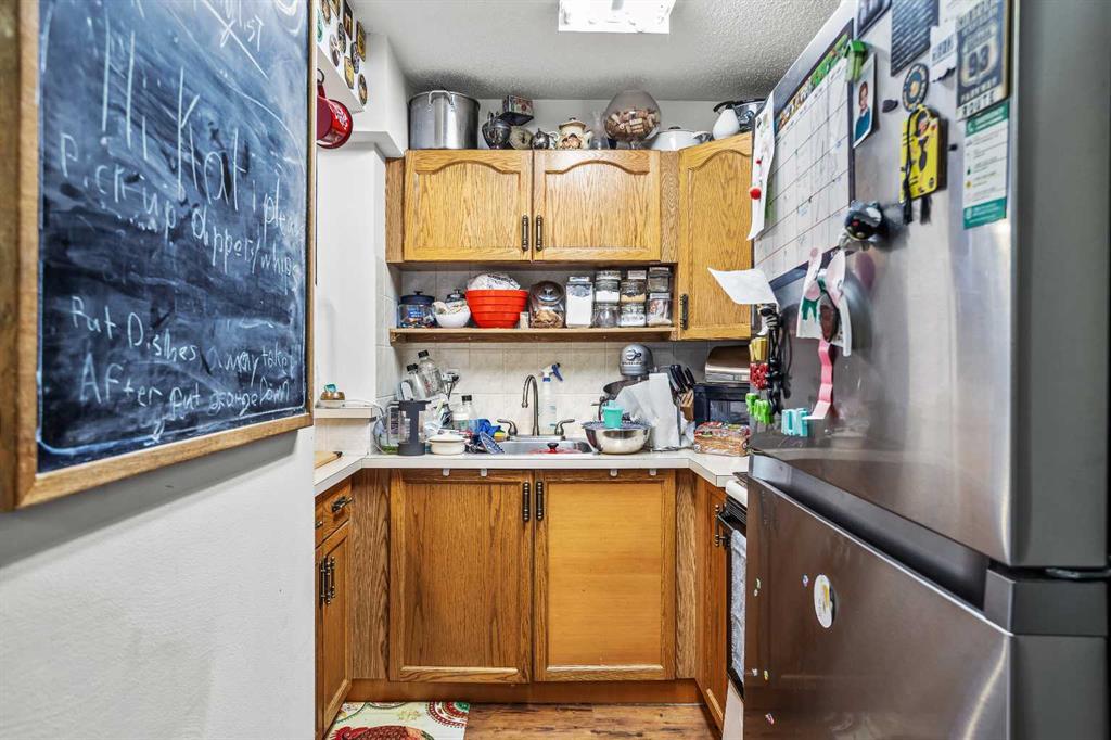 Fourth View of 105, 110 Beaver Street , NONE, Banff, Alberta, T1L1E3