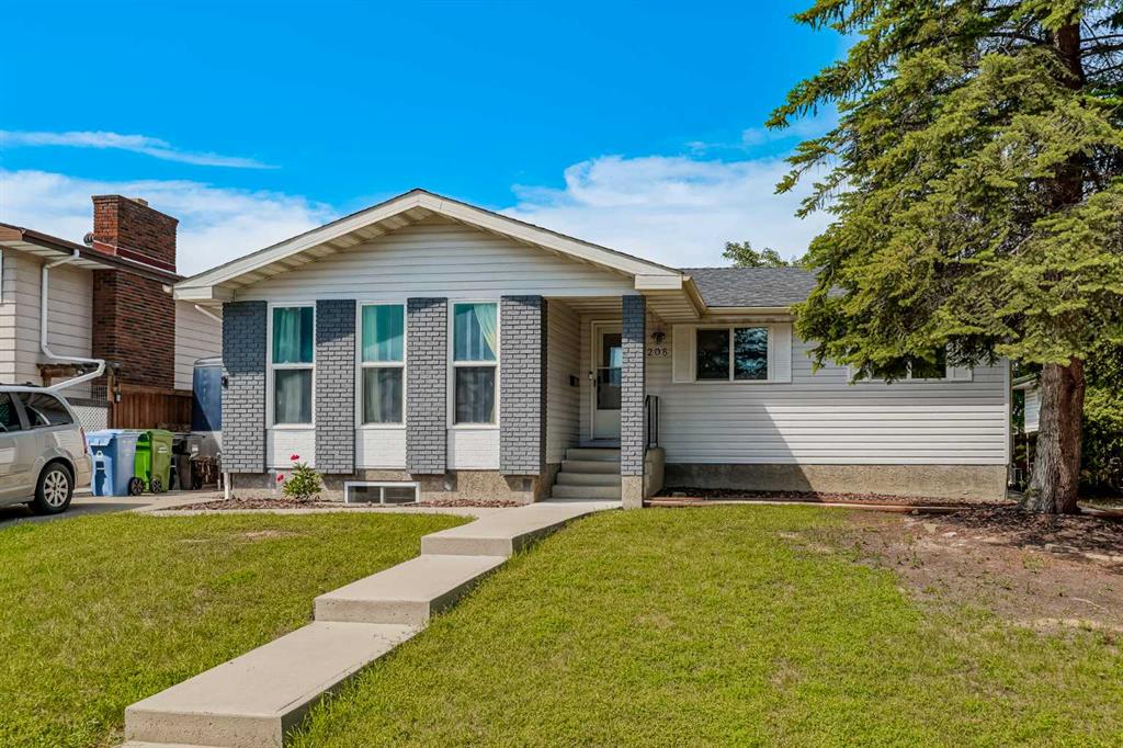 Second View of 208 Woodpark Place SW, Woodlands, Calgary, Alberta, T2M 2S5