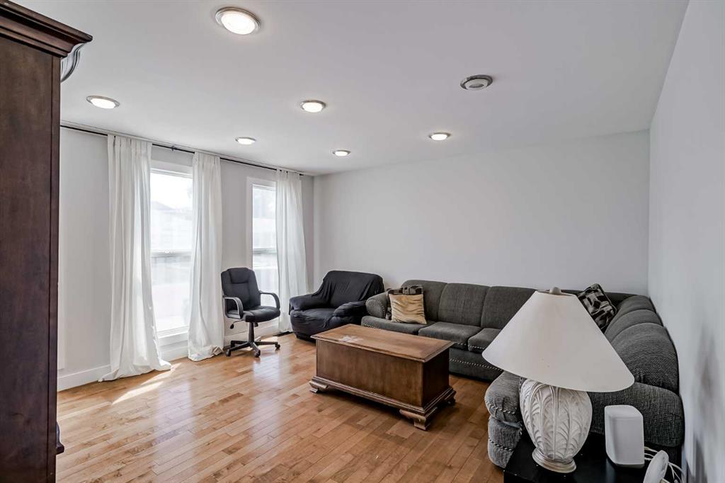 Fourth View of 208 Woodpark Place SW, Woodlands, Calgary, Alberta, T2M 2S5