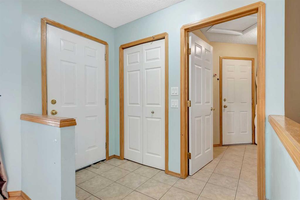 Fourth View of 155 Douglas Glen Close SE, Douglasdale/Glen, Calgary, Alberta, T2Z 2N1