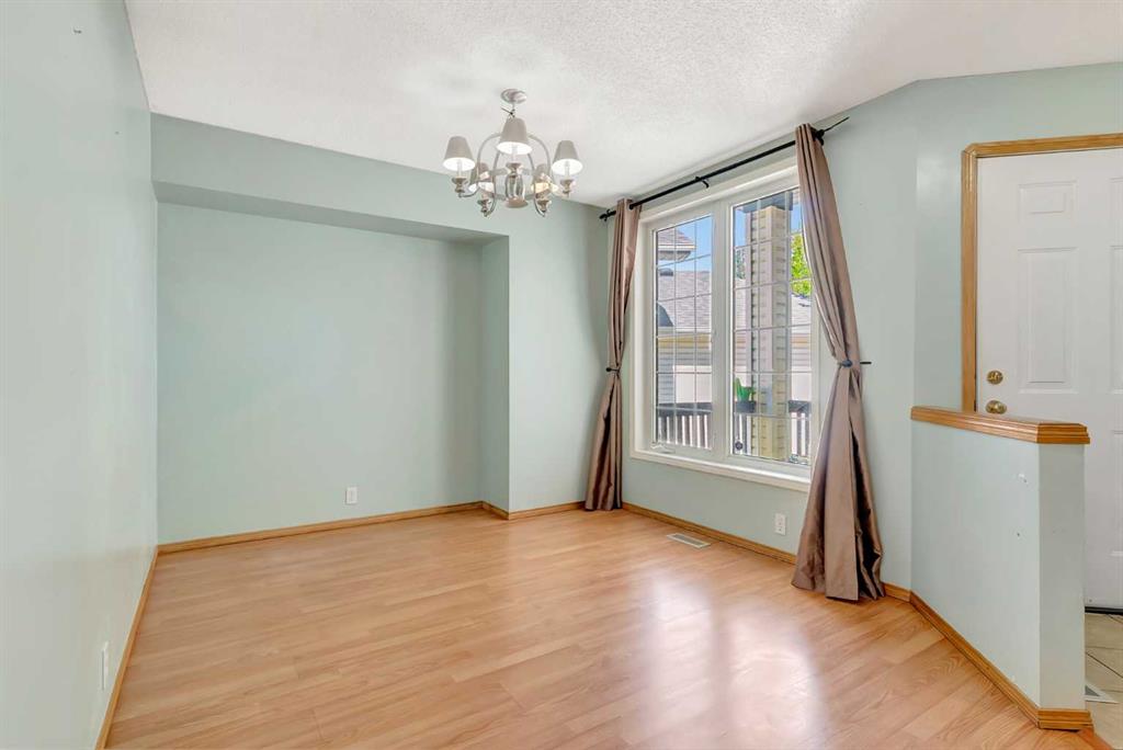 Fifth View of 155 Douglas Glen Close SE, Douglasdale/Glen, Calgary, Alberta, T2Z 2N1