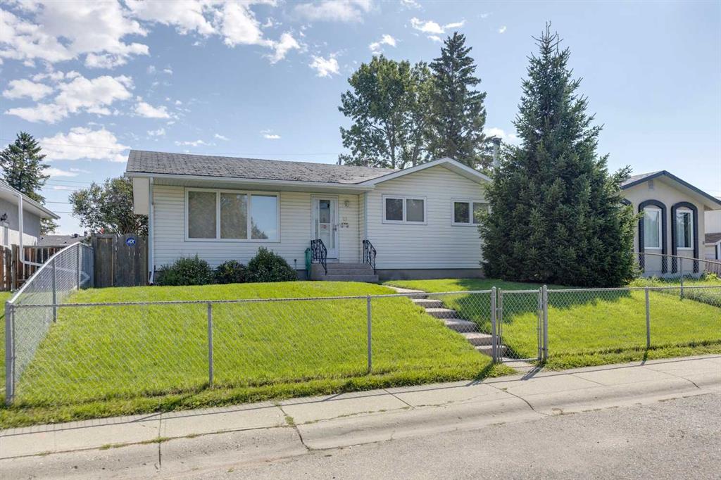27 Pensacola Close SE, A2248941, Alberta,