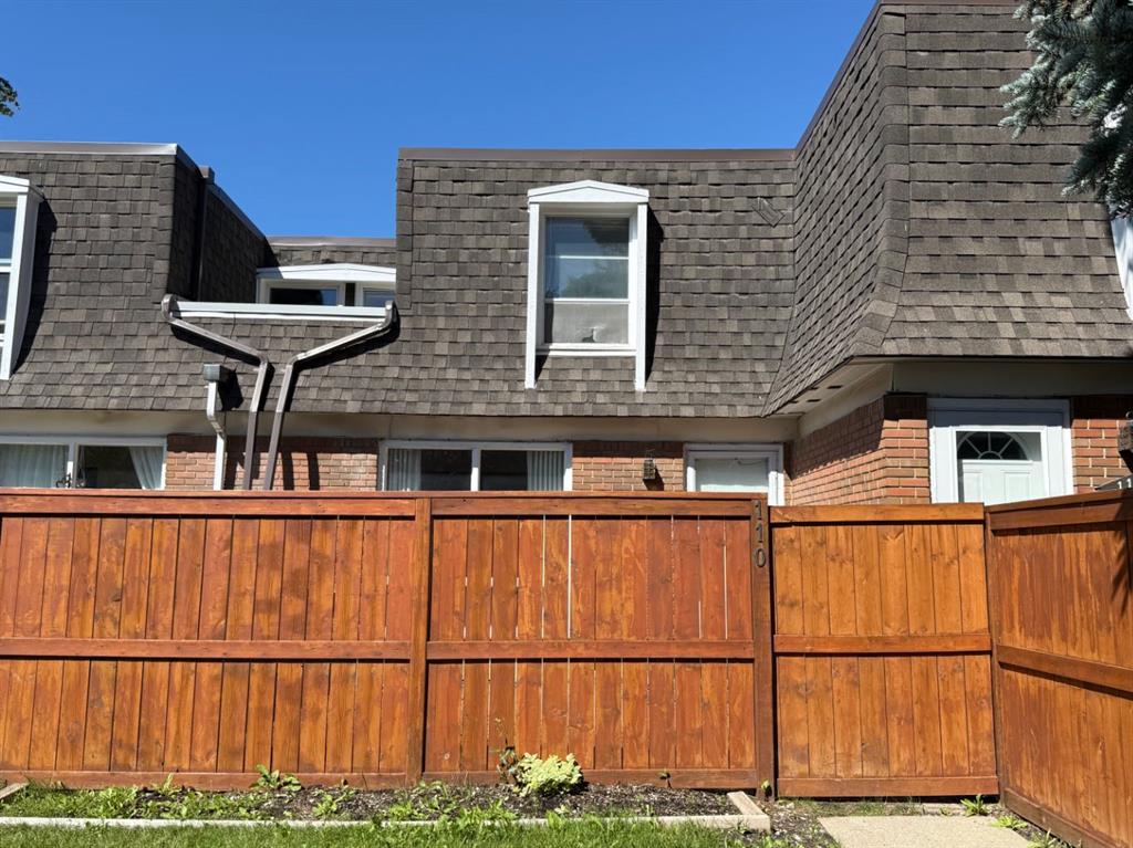 110, 330 canterbury Drive SW, A2248967, Alberta,