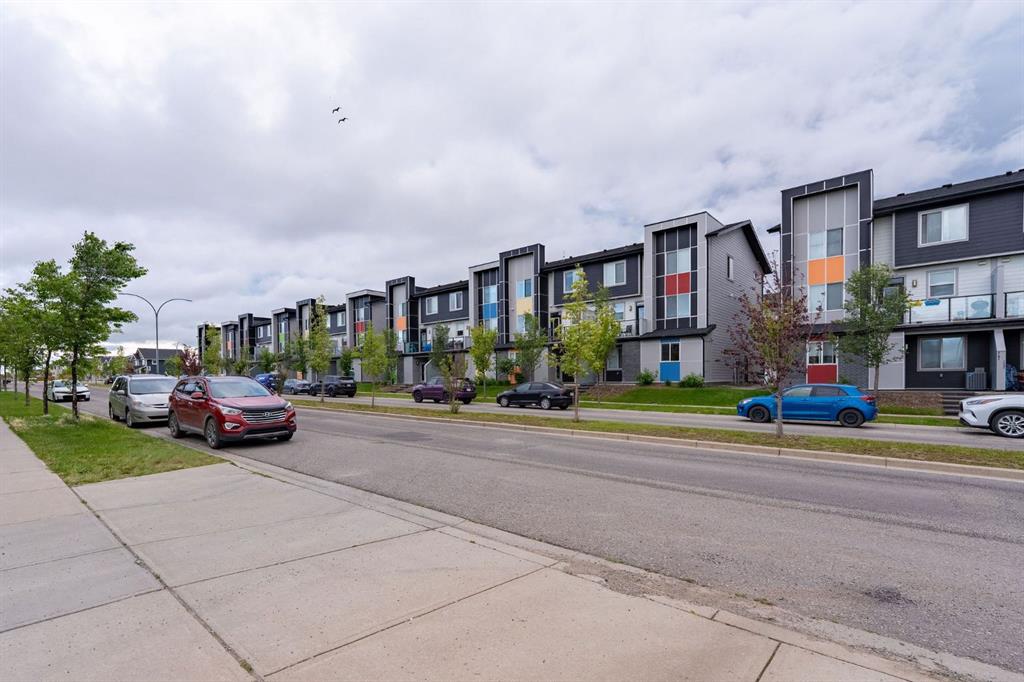 203, 335 Redstone Walk NE, A2248996, Alberta,