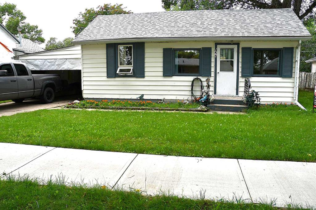 127 2 Street E, A2249105, Alberta,