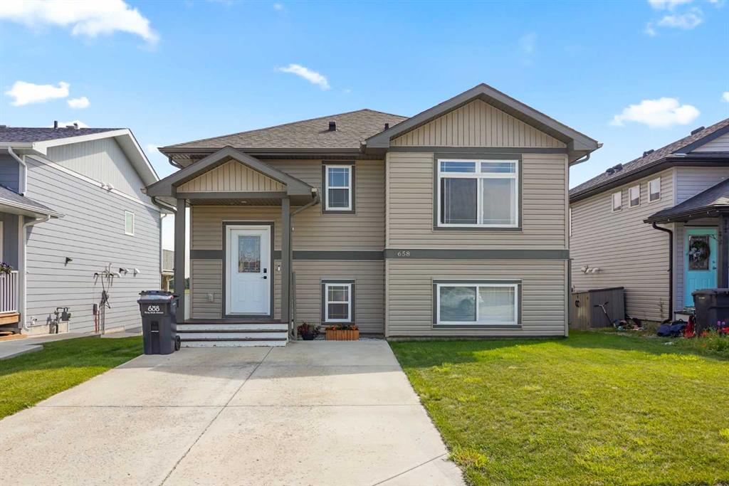 658 46 Avenue , A2249116, Alberta,