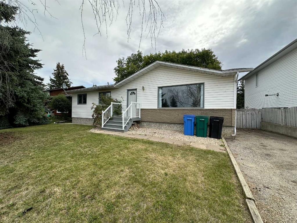 Fourth View of 806 Almond Almond Avenue , NONE, Beaverlodge, Alberta, T0H 0C0