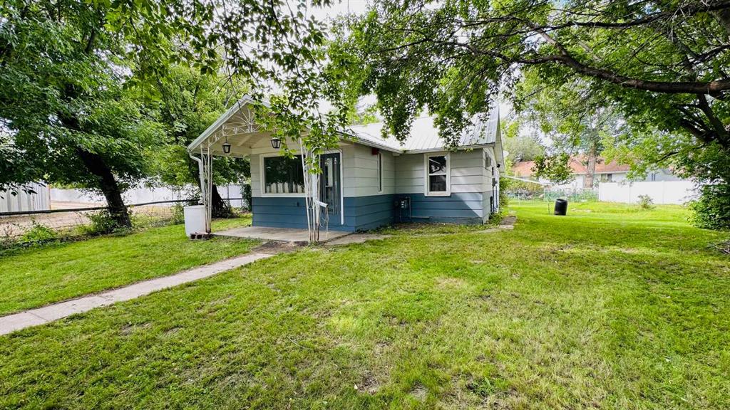 Second View of 1133 300 Newcastle Place  , Newcastle, Drumheller, Alberta, T0J 0Y2