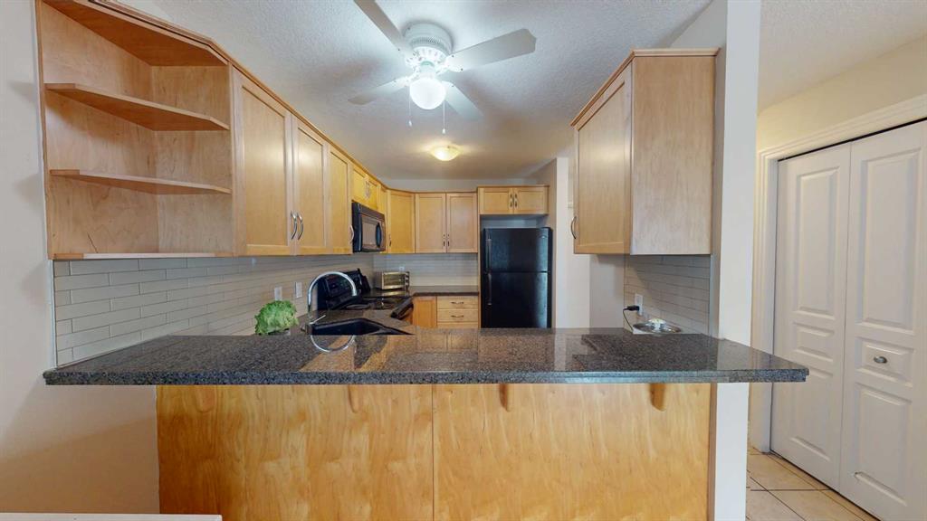 Fourth View of 147, 54 Glamis Green SW, Glamorgan, Calgary, Alberta, T3E 6V1