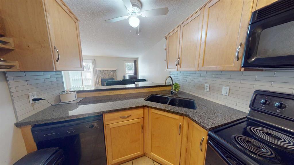 Fifth View of 147, 54 Glamis Green SW, Glamorgan, Calgary, Alberta, T3E 6V1