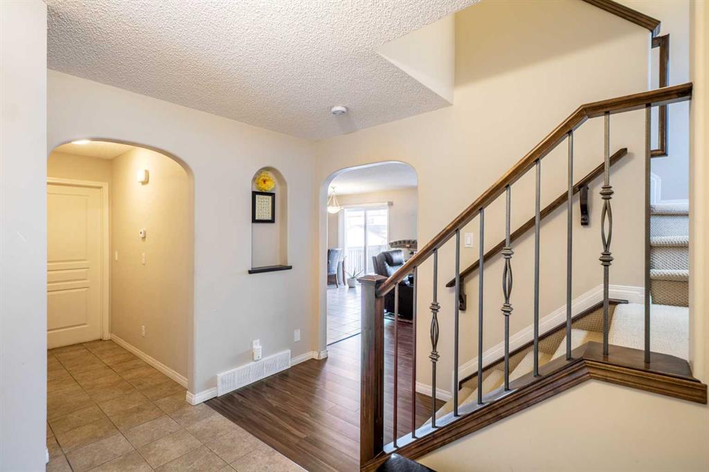 Fifth View of 15 Kingsland Way SE, Kings Heights, Airdrie, Alberta, T4A 0A4
