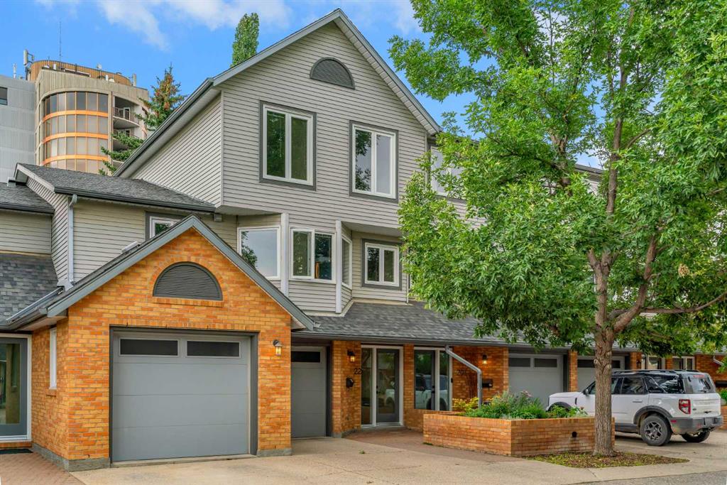 22 Coachway Green SW, A2249410, Alberta,