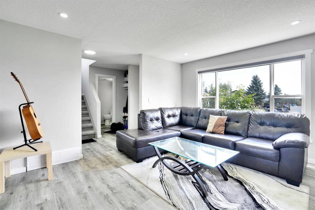 Fourth View of 243 Castlebrook Road NE, Castleridge, Calgary, Alberta, T3J 2C5