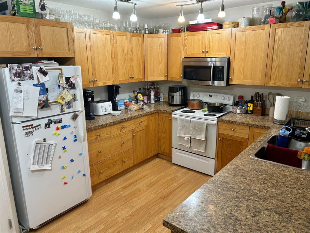Fifth View of 314 12a Street N, Senator Buchanan, Lethbridge, Alberta, T1H 2J3