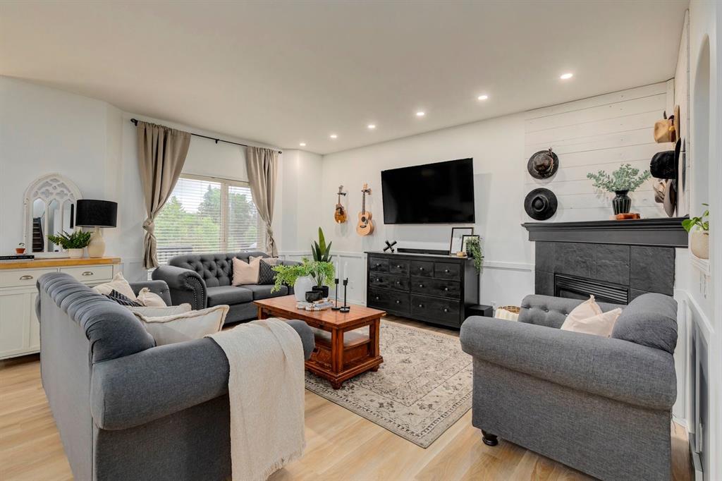 Second View of 1209 Kingsland Road SE, Kings Heights, Airdrie, Alberta, T4A 0A4