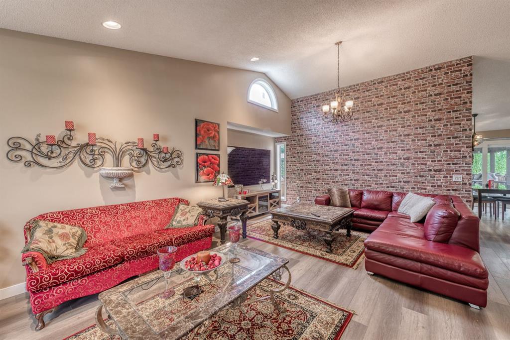 Fifth View of 162 Shannon Hill SW, Shawnessy, Calgary, Alberta, T2Y 2Y8