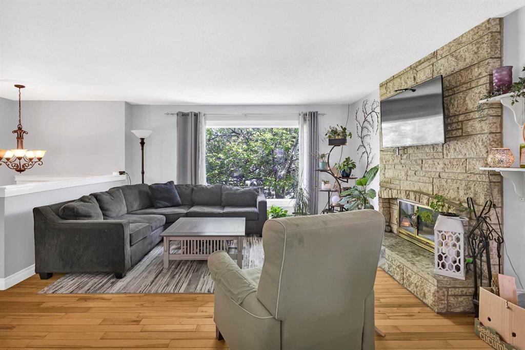 Fifth View of 687 Brookpark Drive SW, Braeside, Calgary, Alberta, T2W 2X2