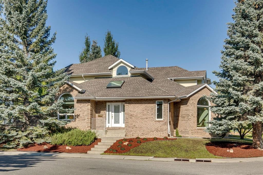 MLS® listing #104773482 for sale located at 1517 Evergreen Hill SW