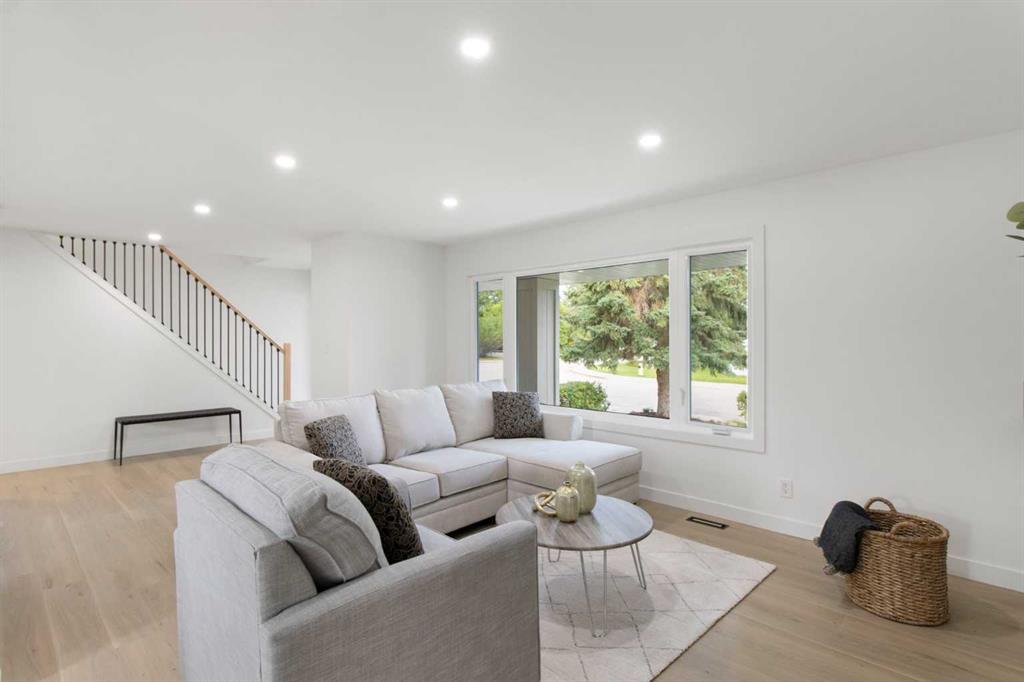 Fifth View of 472 Cedarille Crescent SW, Cedarbrae, Calgary, Alberta, T2W2H7