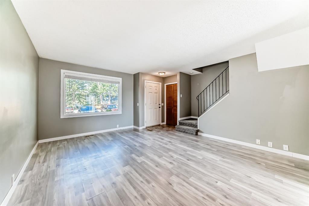 Fifth View of 32, 800 Bowcroft Place , East End, Cochrane, Alberta, T4C 1B9