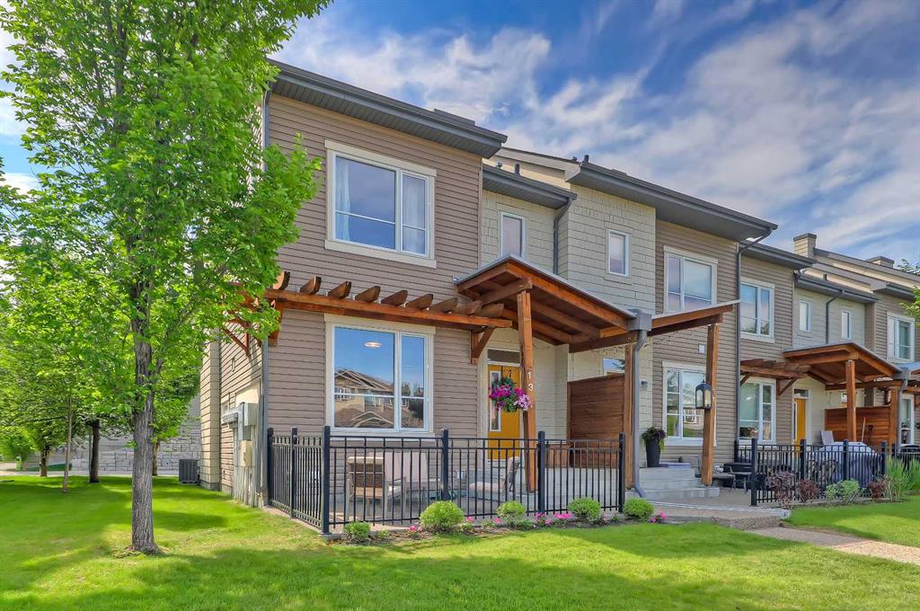 13 Chapalina Square SE, A2250083, Alberta,
