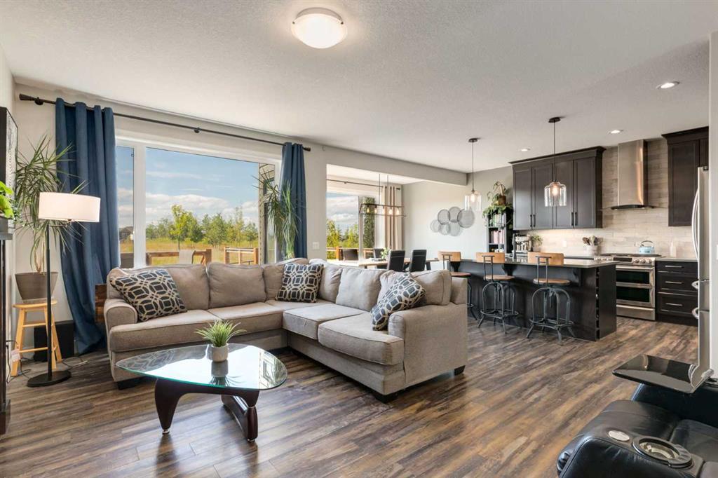 120 Emberside Glen , A2250143, Alberta,
