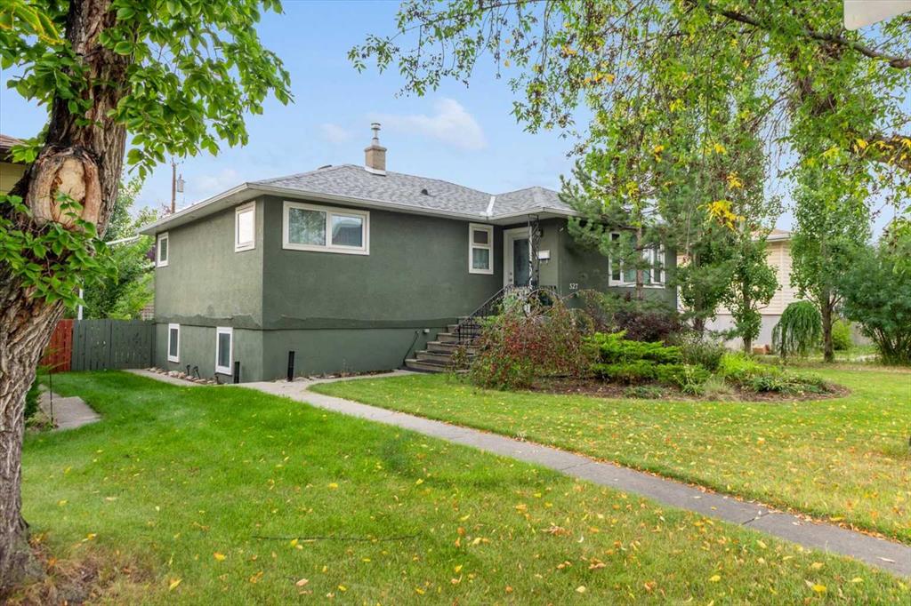 Fourth View of 527 29 Street NW, Parkdale, Calgary, Alberta, T2N 2T4