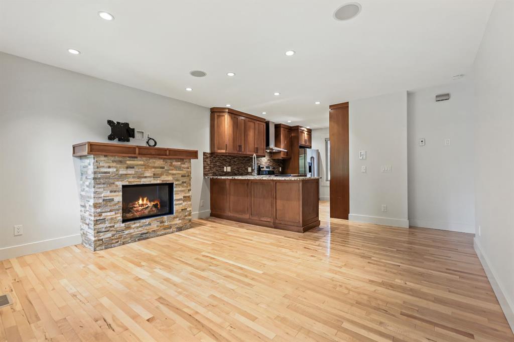 Fifth View of 458 19 Avenue NW, Mount Pleasant, Calgary, Alberta, T2M 0Y4