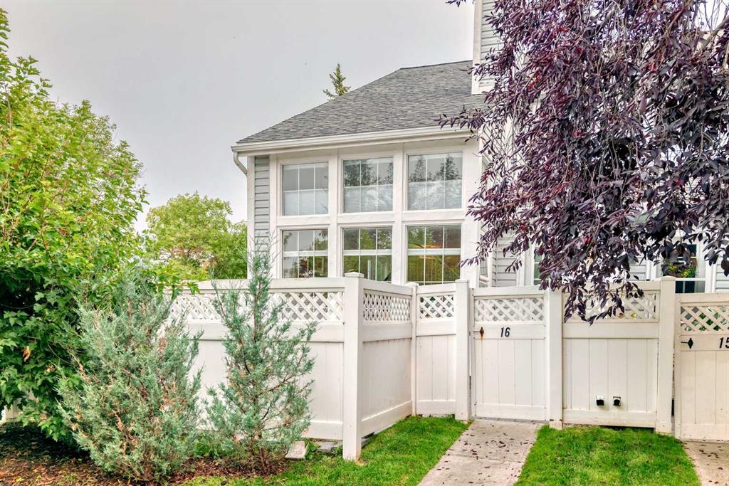 16, 28 Berwick Crescent NW, A2250344, Alberta,