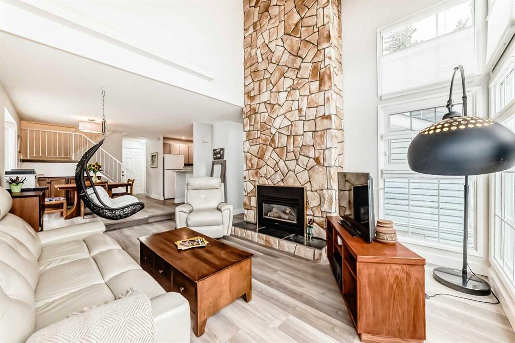 Fifth View of 16, 28 Berwick Crescent NW, Beddington Heights, Calgary, Alberta, T3K 1Y7