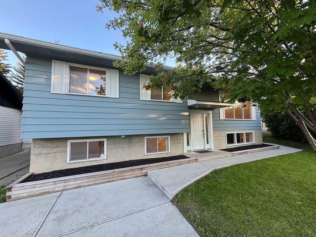 12 Oakbury Place SW, A2250378, Alberta,