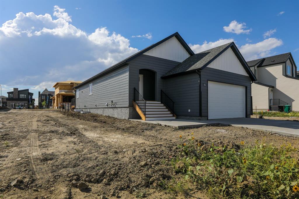 828 Devonia Circle W, A2250511, Alberta,