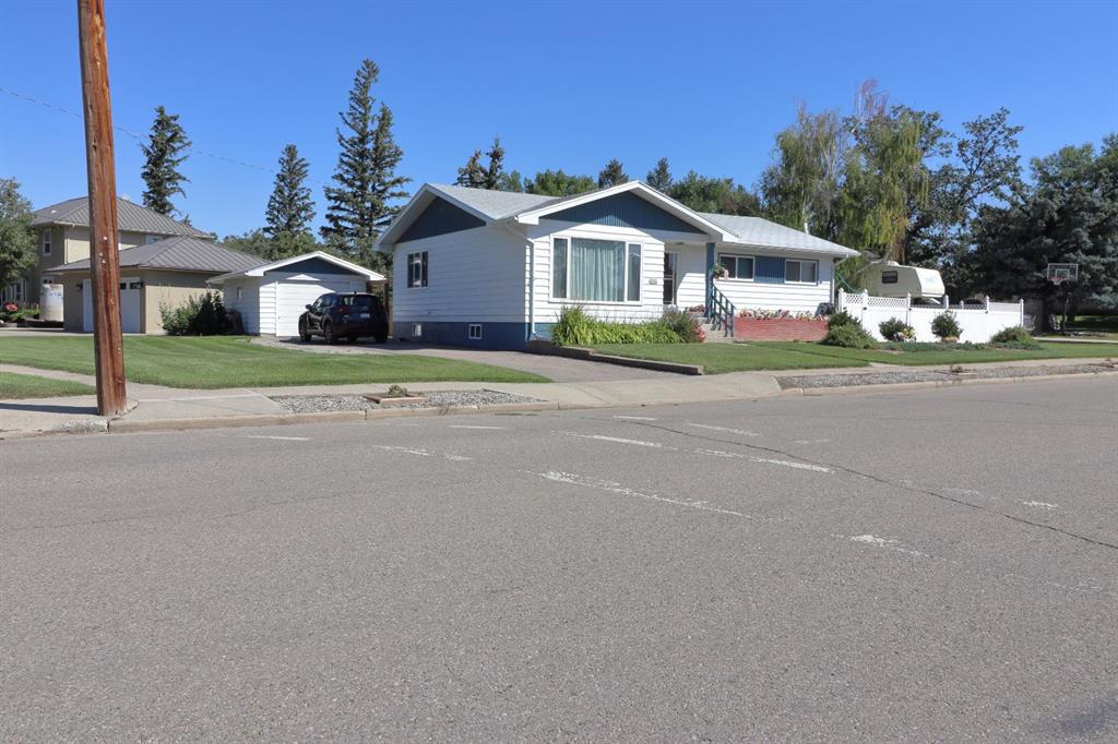 Second View of 304 50 Avenue E, NONE, Claresholm, Alberta, T0L 0T0