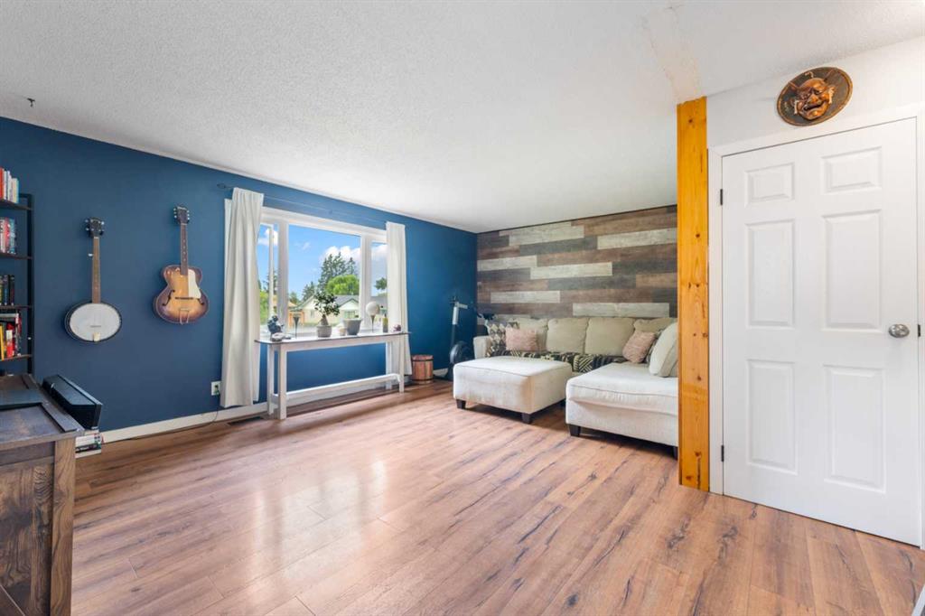 Fifth View of 34 Wilson Street , NONE, Okotoks, Alberta, T1S 1G2