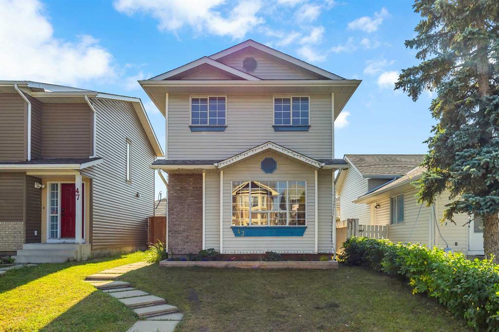 43 MARTINWOOD Road NE, A2250665, Alberta,