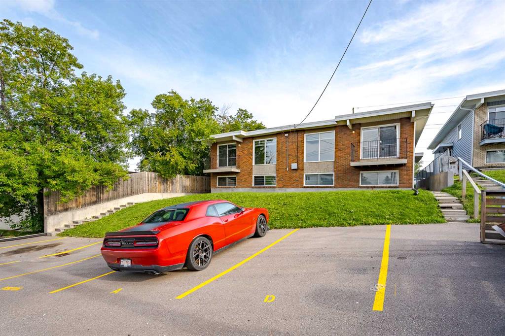 Third View of 424 Sabrina Road SW, Southwood, Calgary, Alberta, T2W 1P9