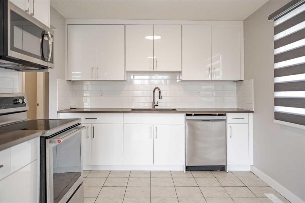 Fourth View of 424 Sabrina Road SW, Southwood, Calgary, Alberta, T2W 1P9