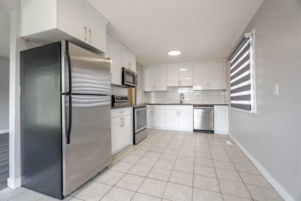 Fifth View of 424 Sabrina Road SW, Southwood, Calgary, Alberta, T2W 1P9