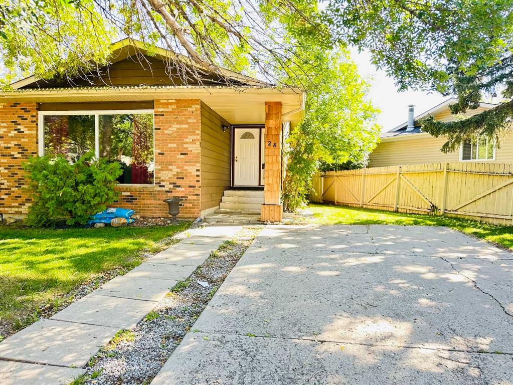 28 Berwick Rise NW, A2250703, Alberta,
