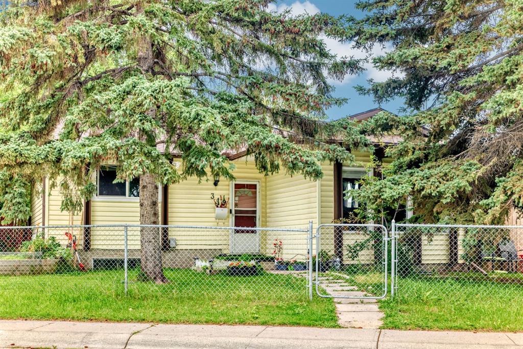 319 Pinegreen Close NE, A2250736, Alberta,